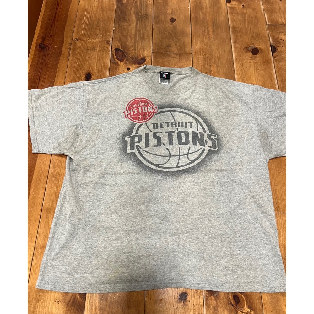 UNK NBA Detroit Pistons Graphic T-Shirt Mens 2XL Heather Gray Short Sleeve Tee